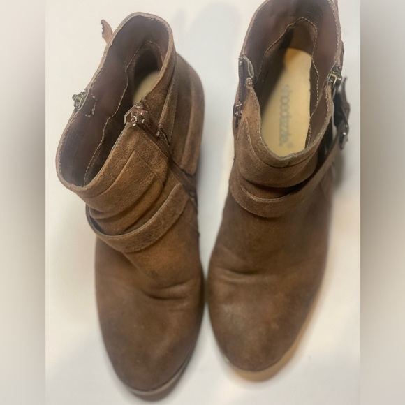 Preloved‎ ShoeDazzle Brown Suade Ankle Boots, no box, size 10 - Picture 6 of 7